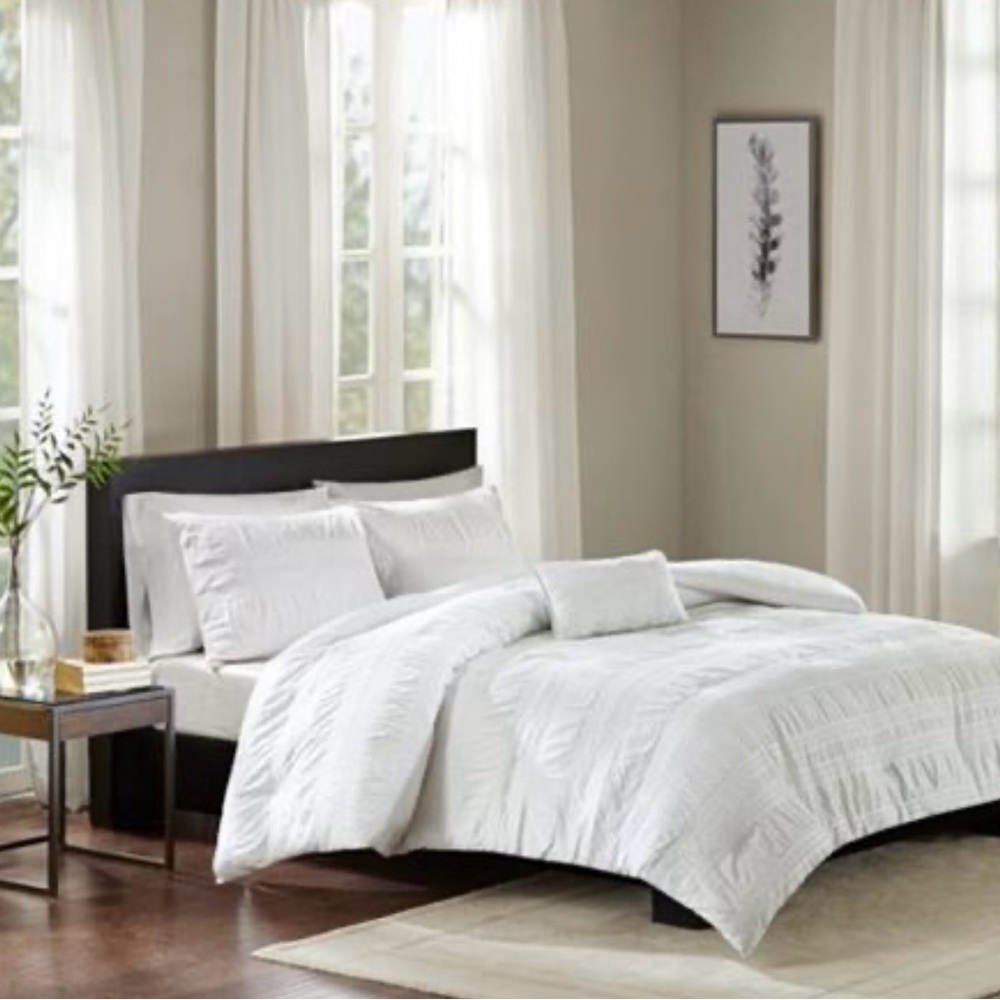 Madison Park Kate White Cotton Seersucker Duvet Cover Set Queen